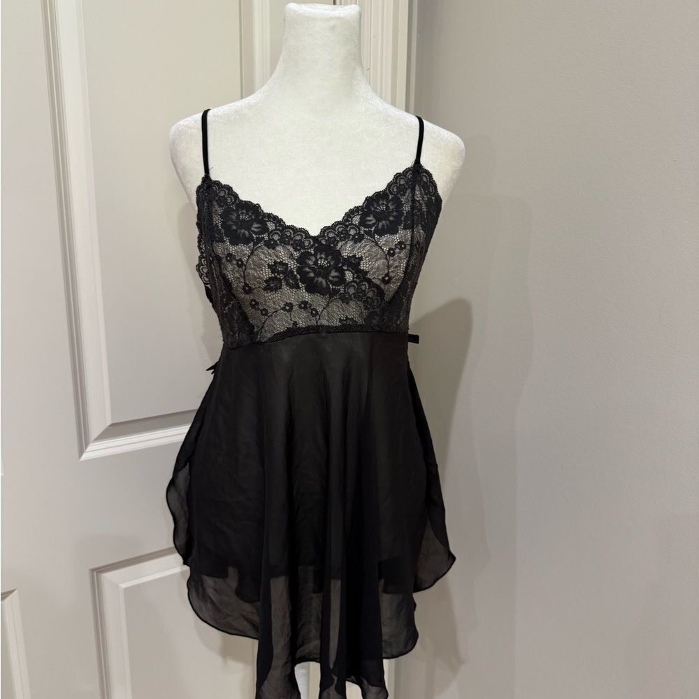 Victoria's Secret Vintage Black Lace Detail Chemise Size Medium